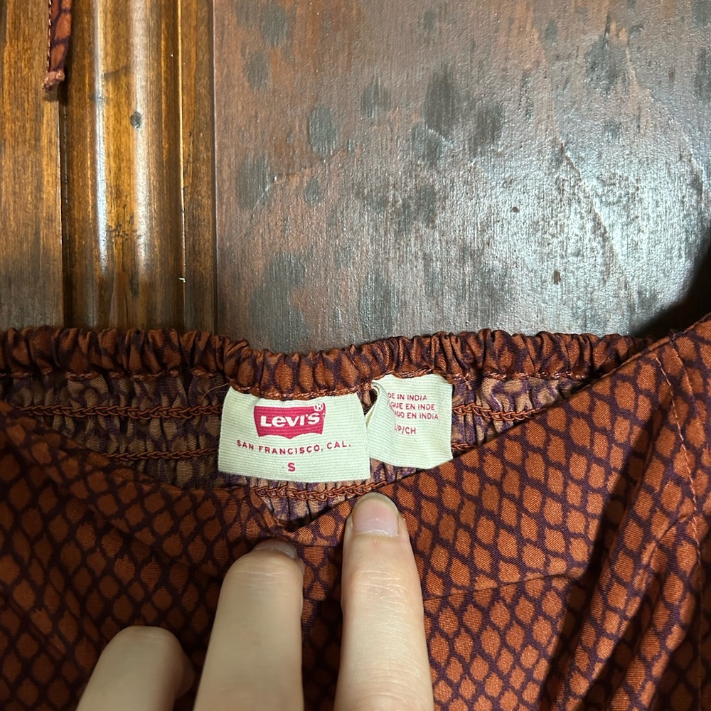 Levi's Rust Patterned Blouse - Picture 2 of 3